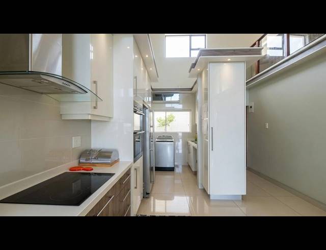 5 BEDROOM PROPERTY TO RENT IN UMHLANGA ROCKS